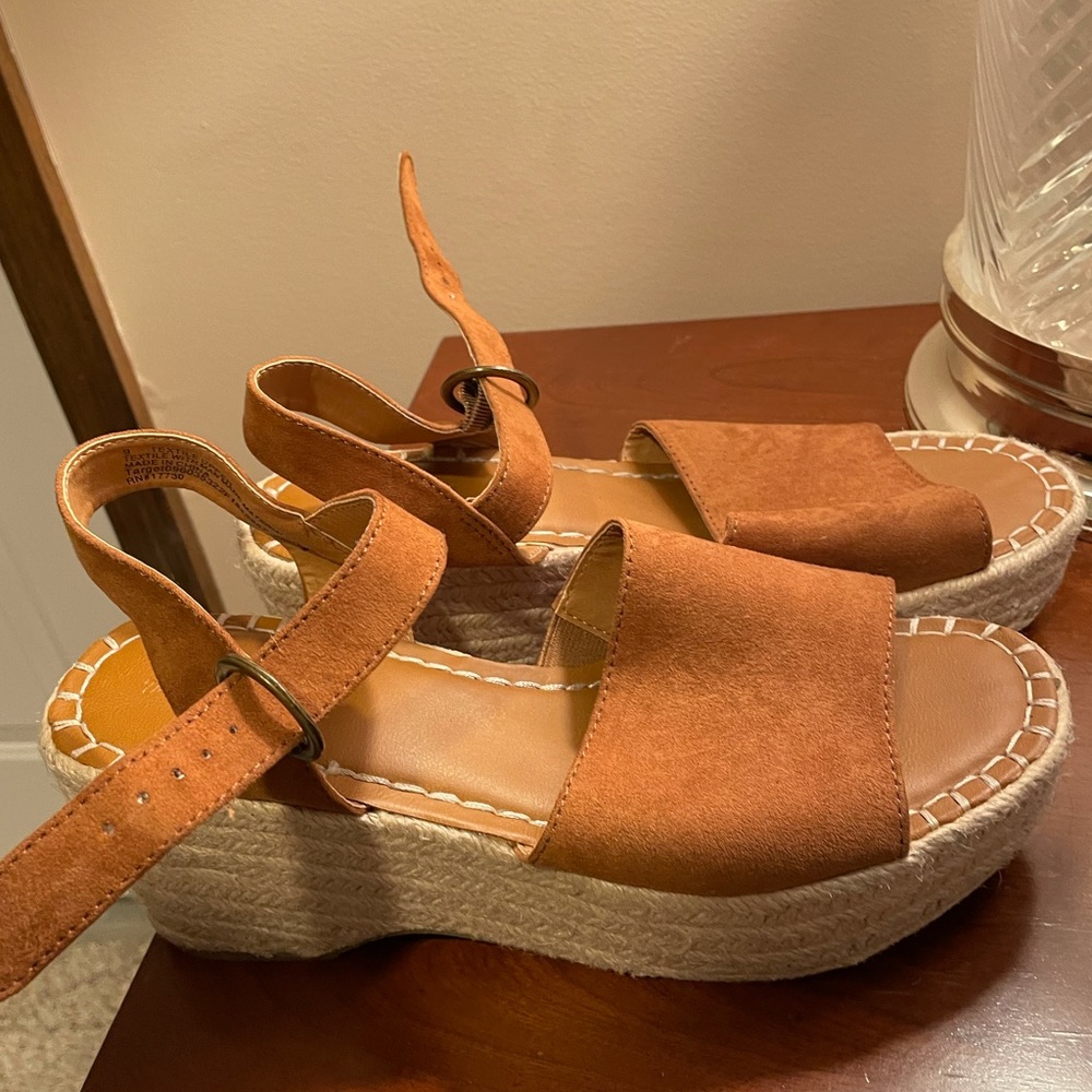 Universal Thread Wedges Size 9